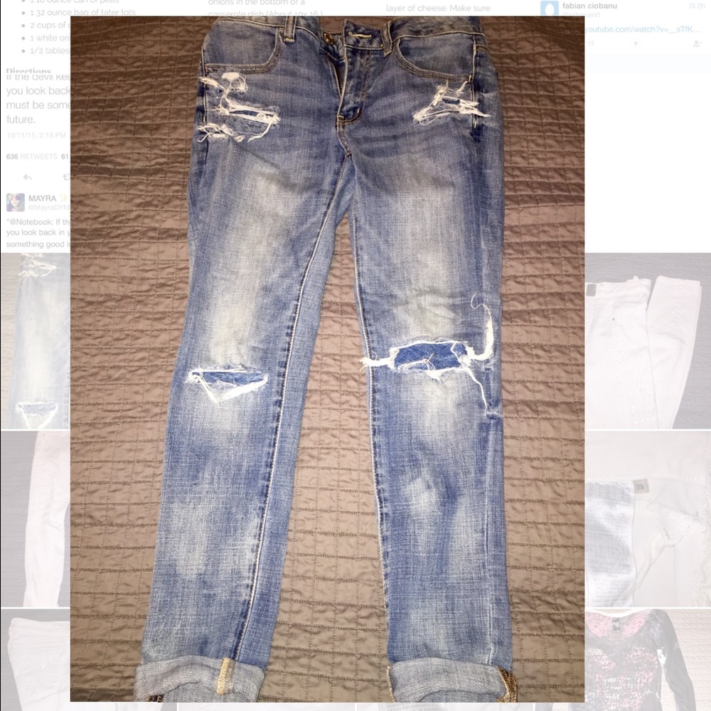 American Eagle super stretch distressed skinny Jeans